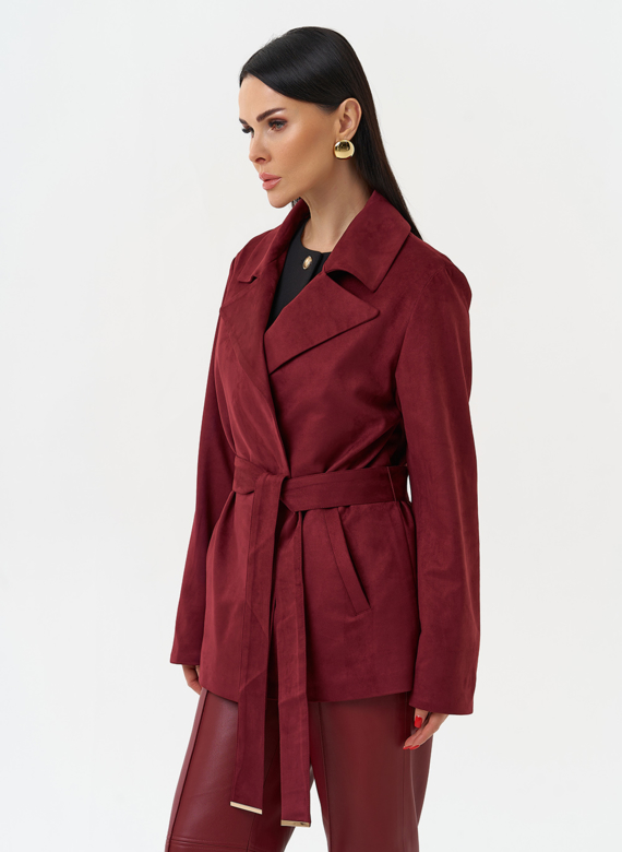 Женская куртка из эко замши бордового цвета