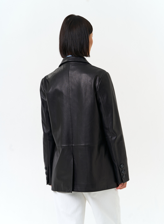 Женский жакет из натуральной кожи