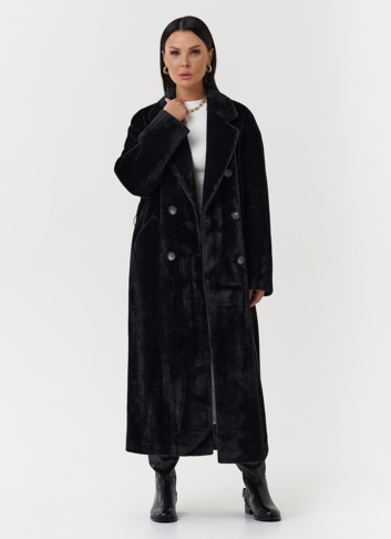 Утепленное пальто из эко меха