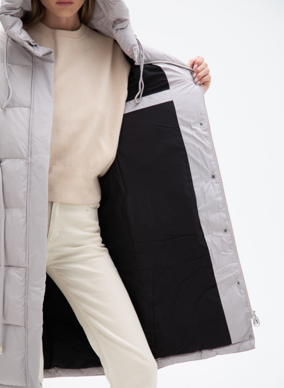 Женский пуховик с капюшоном 