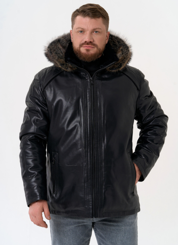 Пуховик из эко кожи с капюшоном из меха енота