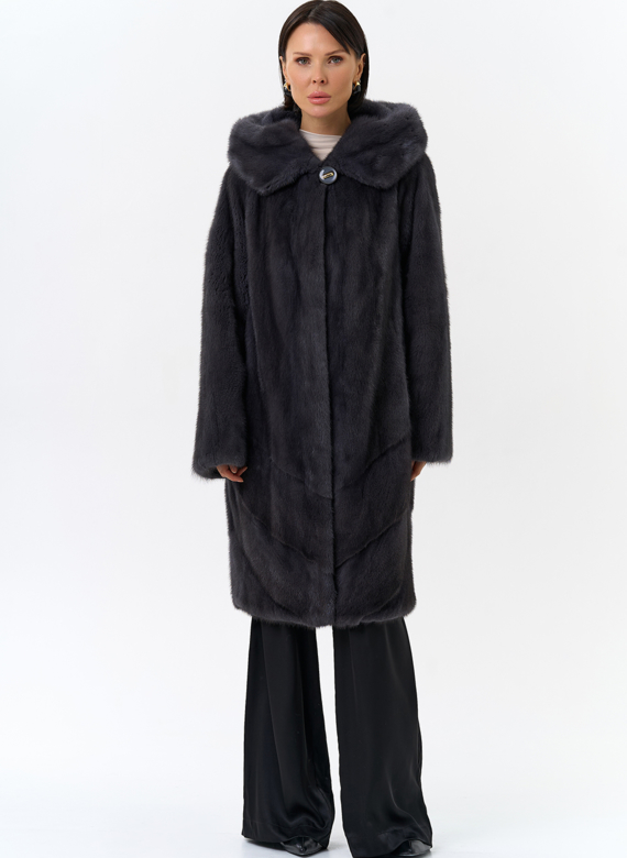 Женская шуба в сером цвете