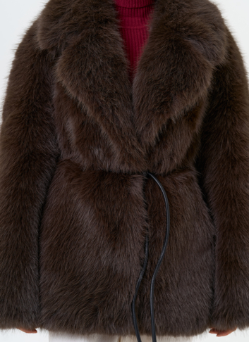 Женская шуба из эко меха с английским воротником