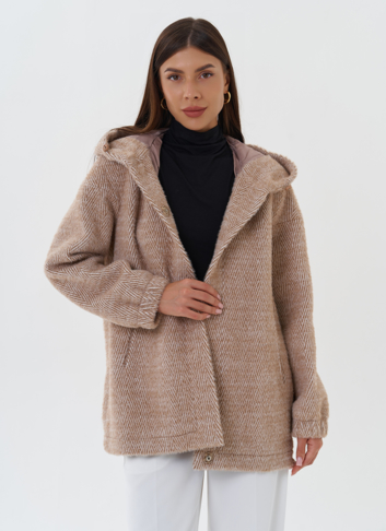 Женское пальто с капюшоном