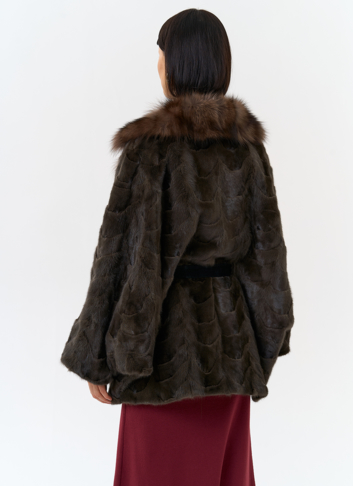Шуба из меха норки с воротником из меха лисы