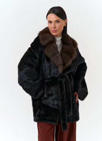 Шуба из меха норки с воротником из меха куницы Шуба из меха норки с воротником из меха куницы