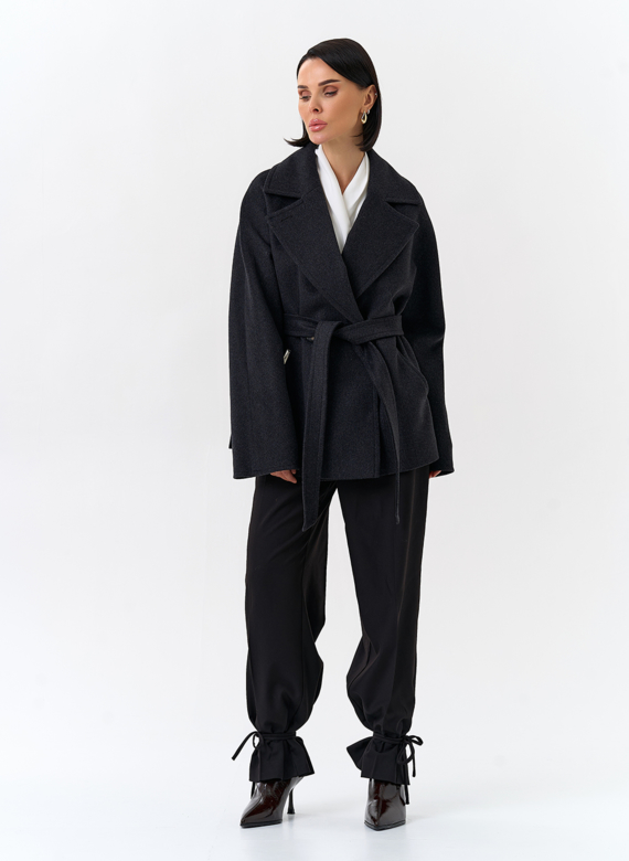 Женское укороченное пальто с английским воротником