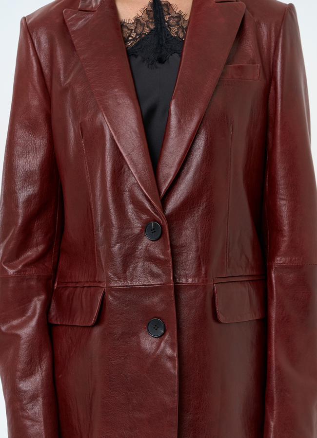 Жакет из натуральной кожи красного цвета модель № 32733 универмаг малина