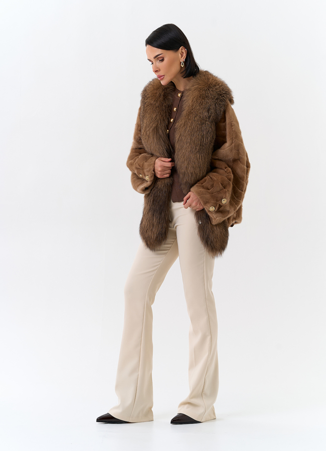Шуба из норки с отделкой из меха лисы модель № 32200 в рассрочку