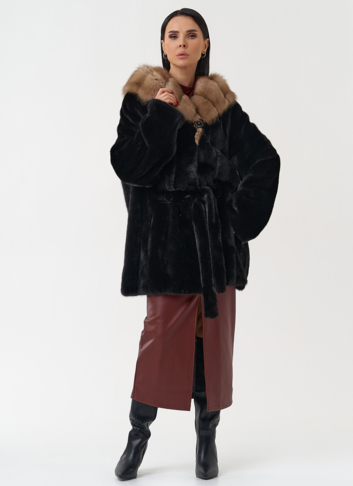 Норковая шуба с капюшоном из меха куницы