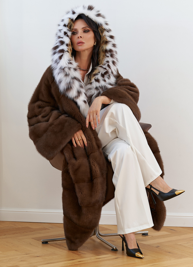 Женская шуба из меха норки с капюшоном из меха рыси модель № 30694 в кредит