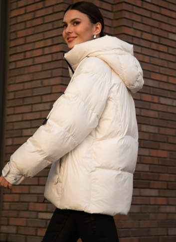 Женский пуховик с капюшоном 
