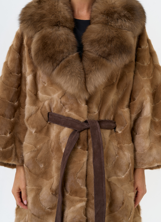 Женская шуба из меха норки с воротником их меха песца модель № 31492 универмаг малина