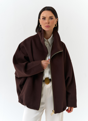 Женское укороченное пальто с высоким воротником