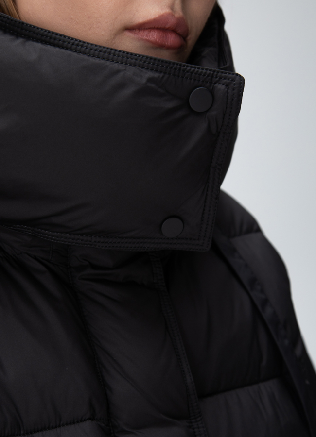 Женский пуховик с капюшоном  модель № 29206 универмаг малина