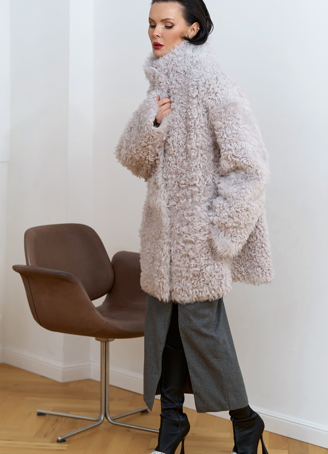 Женская двухсторонняя дубленка с воротником стойкой модель № 31849 в рассрочку