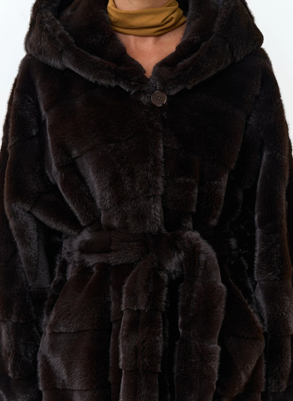 Женское пальто из эко меха