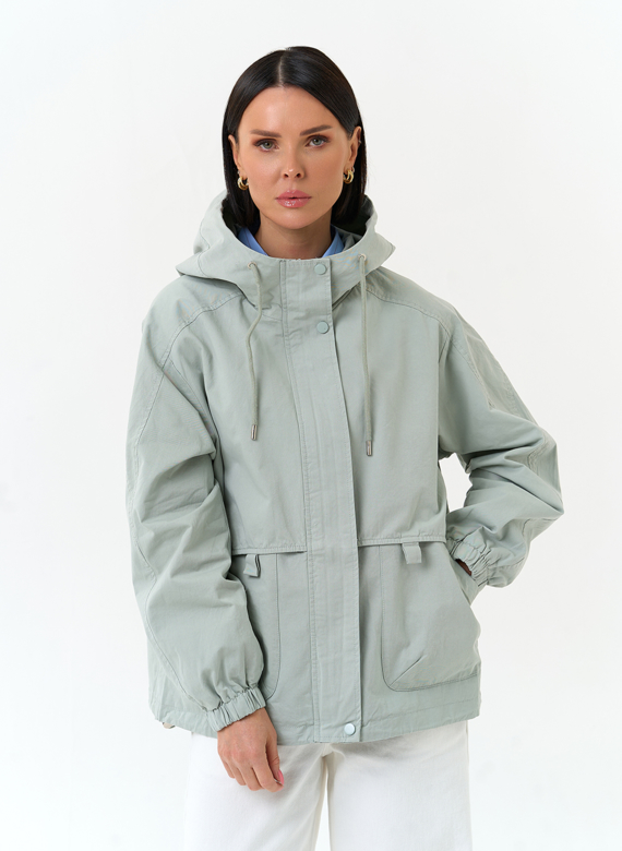 Женская ветровка с капюшоном