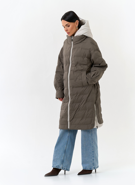Женское утепленное пальто с капюшоном
