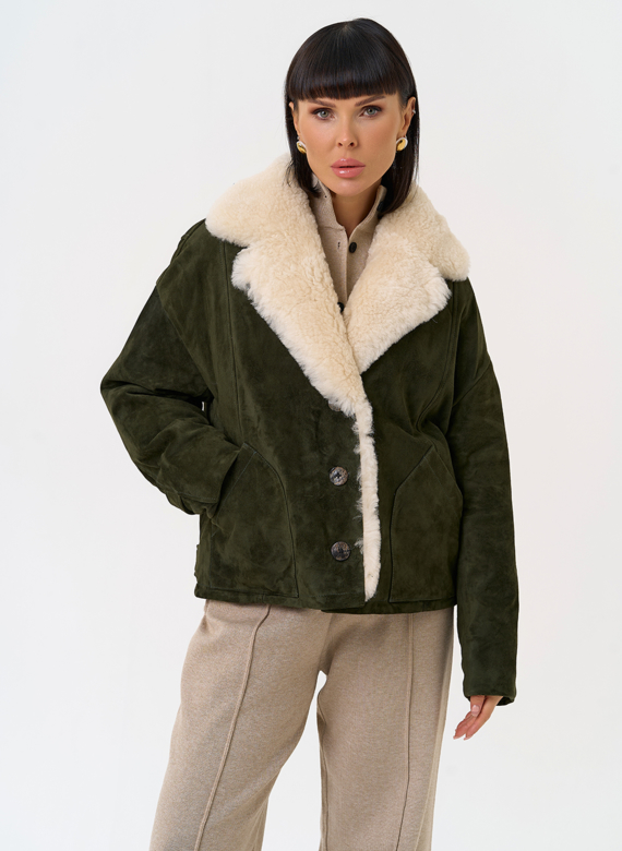 Пуховик из натуральной замши с английским воротником