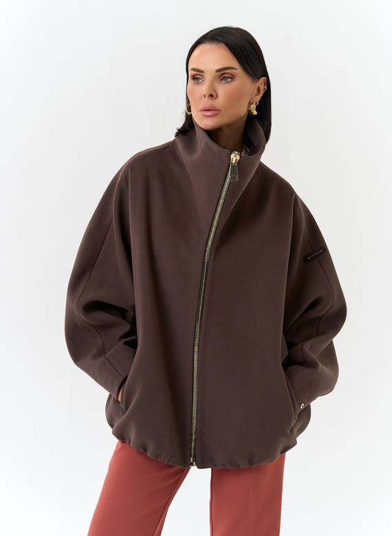 Женское укороченное пальто с высоким воротником