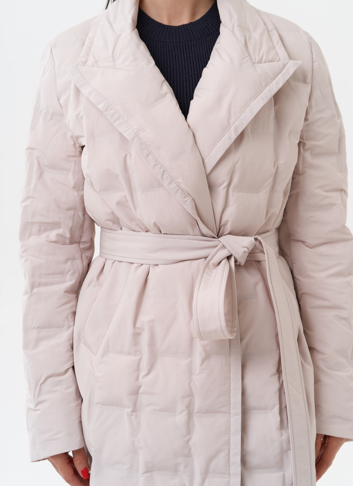 Женское утепленное пальто с английским воротником