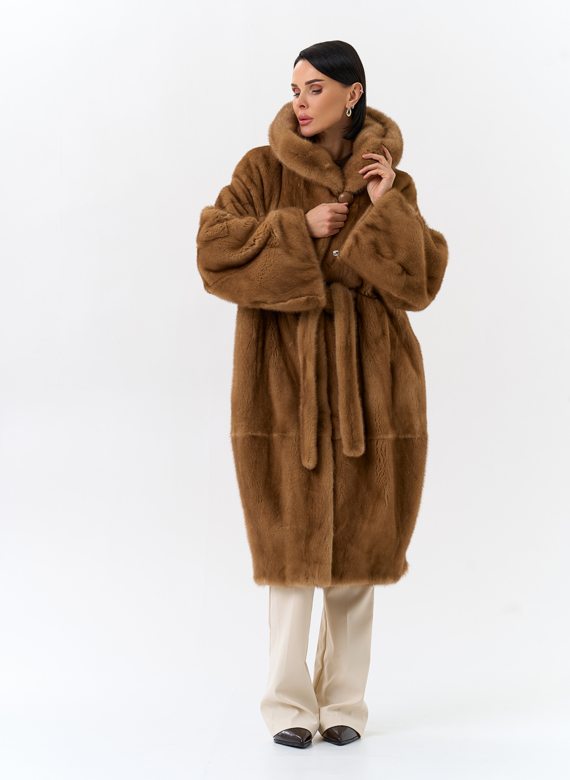 Шуба из меха норки с капюшоном