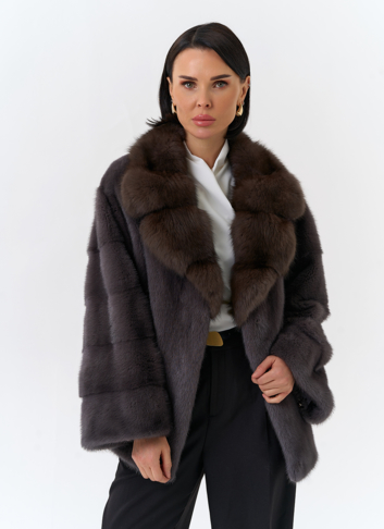 Куртка из меха норки с английским воротником из меха куницы