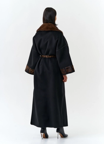 Женское длинное пальто с воротником из меха норки