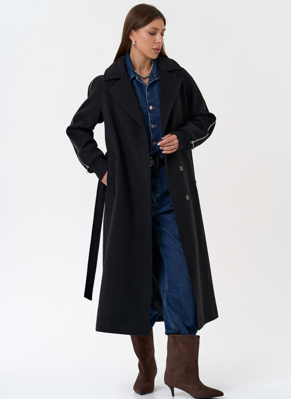 Женское пальто с декоративными молниями