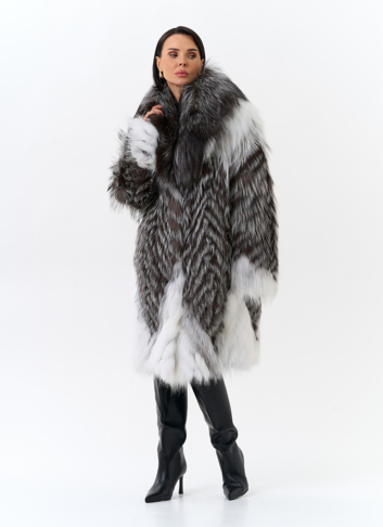 Шуба из меха чернобурой лисы