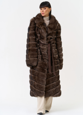 Длинная шуба из меха песца с английским воротником