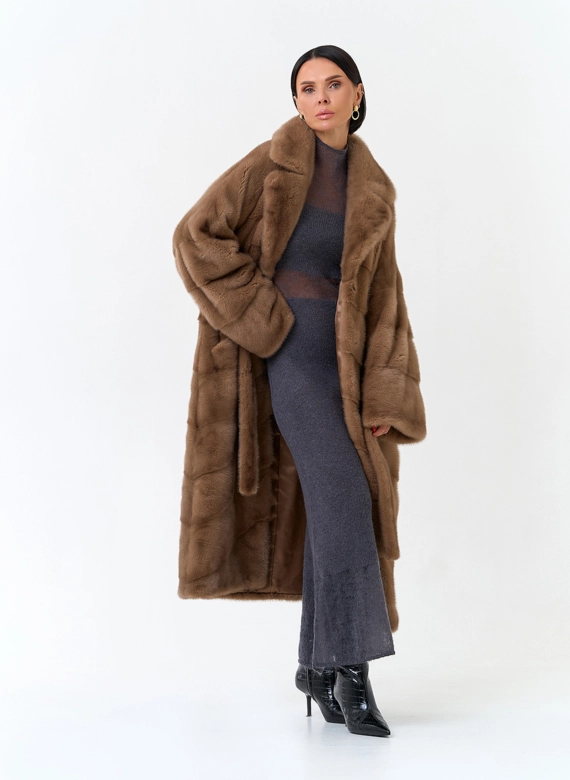 Женская шуба из меха норки с английским воротником