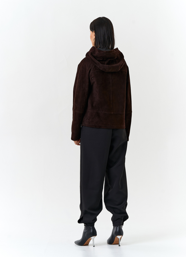 Женская куртка из натуральной замши с капюшоном модель № 32674 в рассрочку