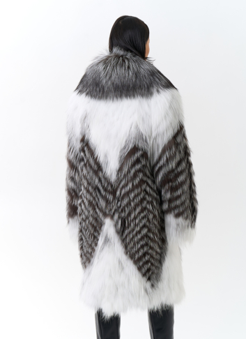 Шуба из меха чернобурой лисы