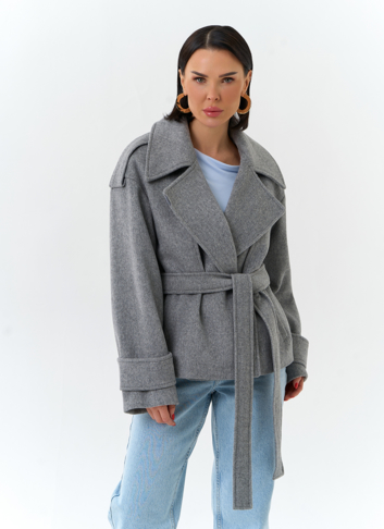 Женское укороченное пальто с английским воротником