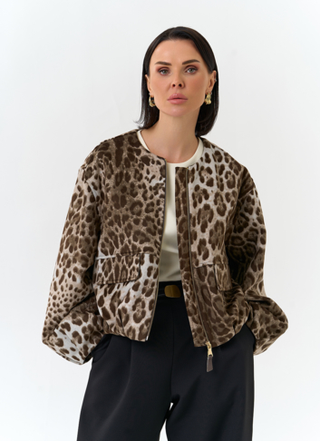 Женское укороченное пальто с анималистическим принтом