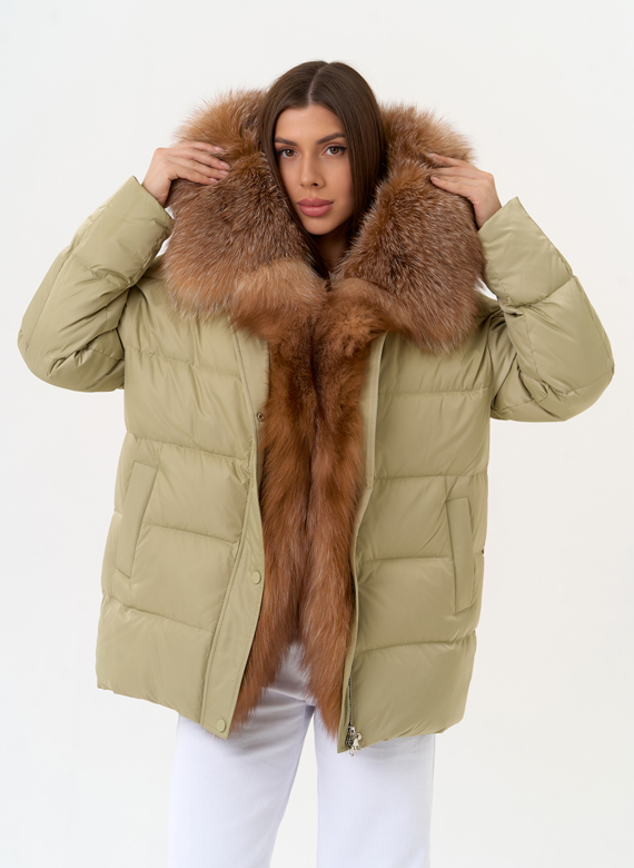 Женский пуховик с отделкой из меха рыжей лисы