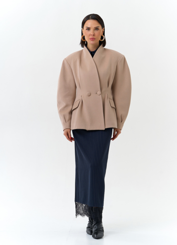 Женское укороченное пальто с акцентными рукавами